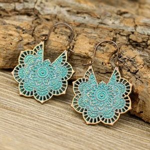 Hallow out Hoop Earrings